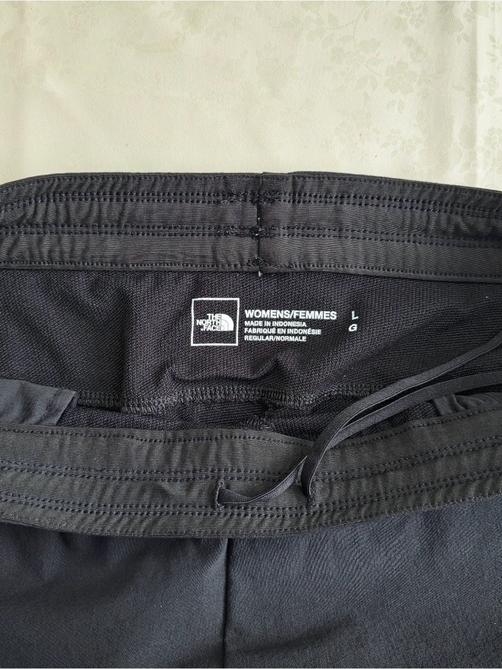 The North Face Women’s Black Cargo Jogger Pants Size L - Picture 6 of 12
